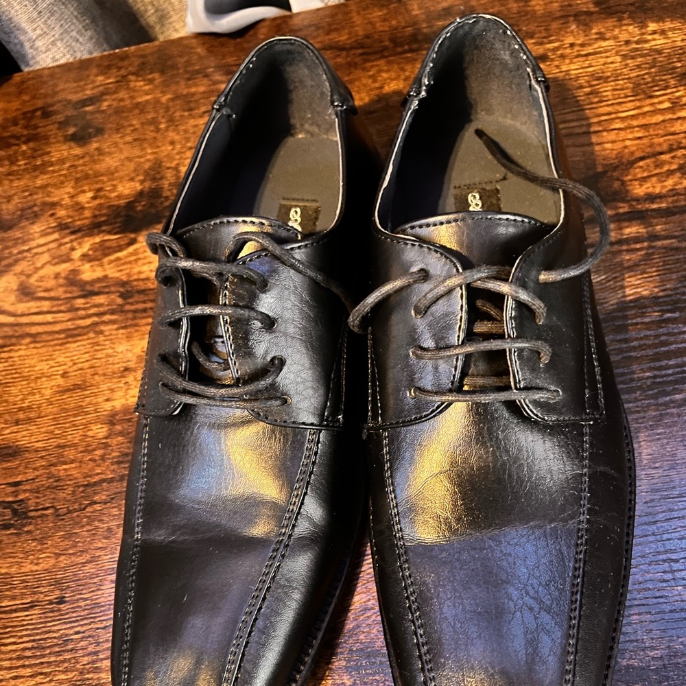 Shoes - Picture 8 of 9